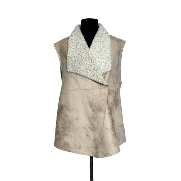Dylan beige faux leather Sherpa lined cross front vest size Large - Picture 7 of 11
